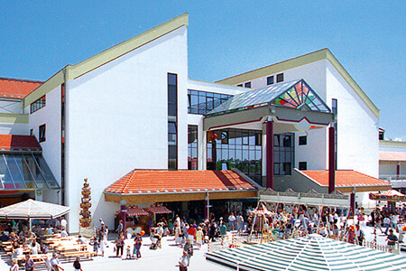 Firmenprofil Hans Segmüller Polstermöbelfabrik GmbH & Co. KG in